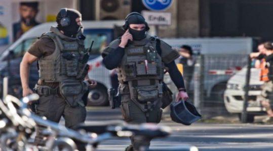 Hostage taken and shots fired at the Cologne railway station