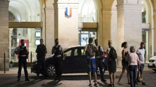 Man drives with his car into civilians in Nimes