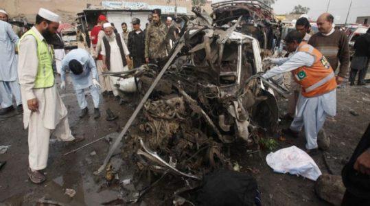 Roadside bomb killed three security personnel in Pakistan