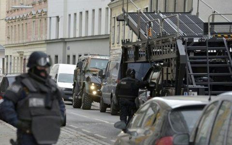14 radical Islamists operated in ISIS-linked cells in Austrian cities of Vienna & Graz