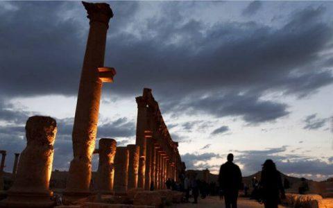 ISIS jihadists damaged a Roman monument in Palmyra