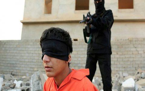 ISIS terrorists execute Iraqi teenager accused of spying for Kurdish Peshmerga forces in Kirkuk