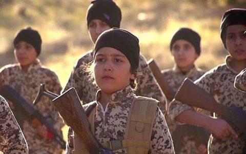 ISIS terrorists force children and teenagers to fight in Eastern part of Aleppo