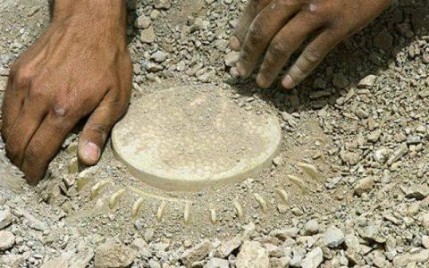 ISIS terrorists plant huge number of landmines at Syria-Iraq border