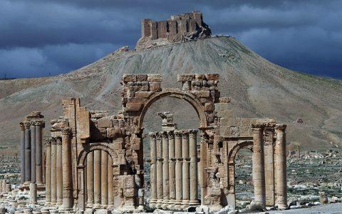 Islamic State militants make advances towards the Syrian ancient city of Palmyra