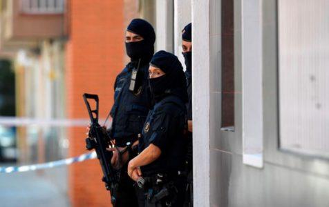 Algerian man armed with knife shouting Allahu Akbar tried to attack police officers inside police station near Barcelona