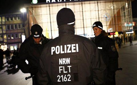 Two Islamists hide ISIS flags and guns in their homes in Germany