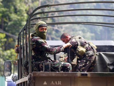 Philippine troops fight militants in southern city