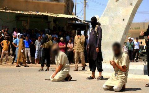 ISIS executes 5 Iraqis individuals for helping civilians to flee