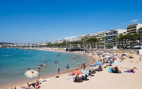 Soldiers to patrol French beaches to protect tourists from ISIS attacks as Cannes bans people from taking bags onto its beaches