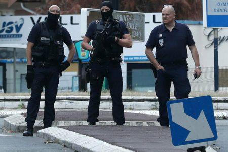 Terror cops raid suspected bomb factory in Paris