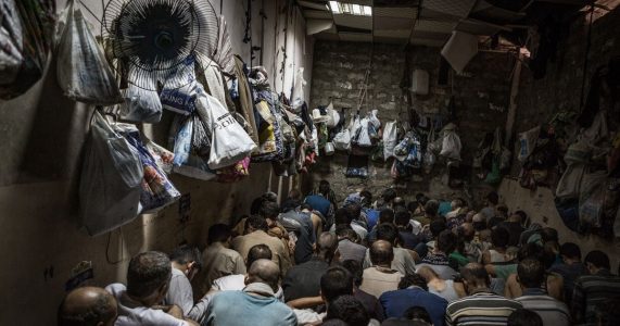 Iraqi overcrowded jails may give birth to new militant group