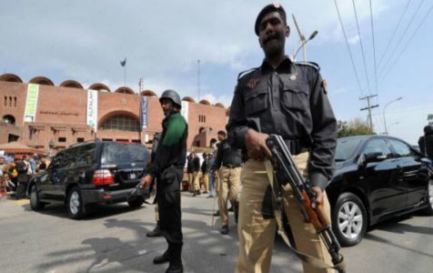 One policeman killed as militants attack Pakistan police housing complex