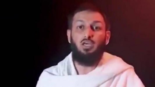 Al Jazeera publishes and deletes video of Al-Nusra member