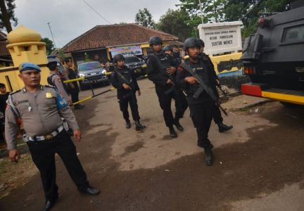 Indonesian Security Minister stabbed by Islamic State-linked pair