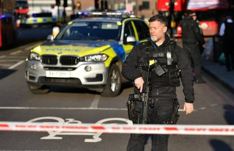 Police officer feared terrorist’s suicide bomb would collapse the London Bridge