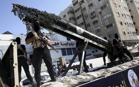 What do Palestinian Islamic Jihad and Hamas have in their rocket arsenals?