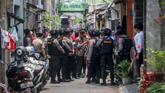Police forces raided six suspected terrorists houses in Cirebon