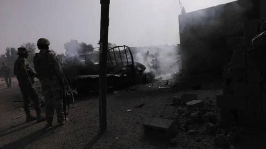 Car bomb kills two Iraqi soldiers and wounds one in western Anbar