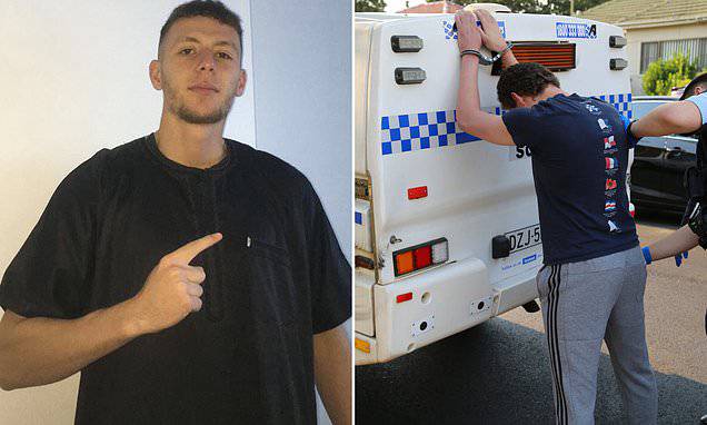 LLL - GFATF - ISIS supporter plotted terror attacks involving knives in Sydney lashes out through a police van