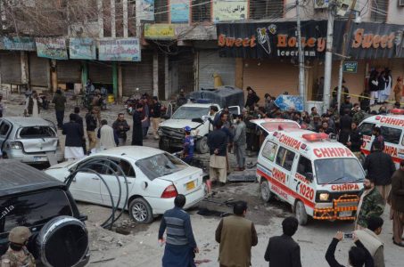 Suicide bomber killed eight people in Pakistan