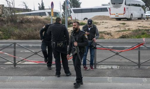 Police officer stabbed by terrorist in Jerusalem