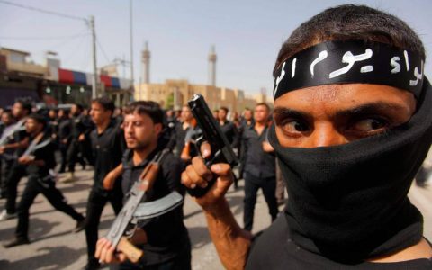 Islamic State terrorists killed two Iraqi Shia militias and wounded three others near Khanaqin