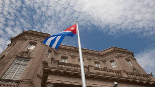 Hamas delegation meets the Cuba ambassador to Lebanon