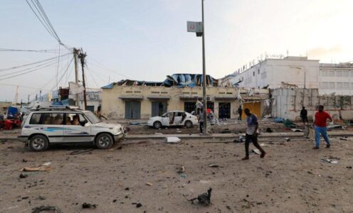 Suicide bomber killed six police officers in the Somali capital Mogadishu