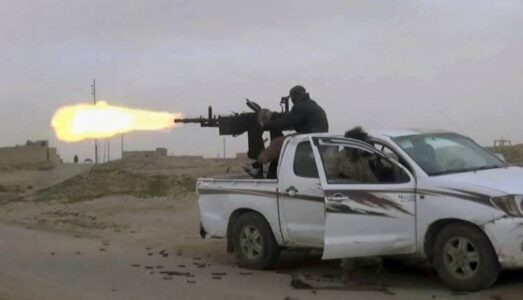 Fierce clashes continue between Syrian regime forces and Islamic State terrorists in the Syrian desert
