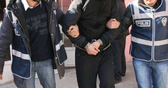 Turkish police authorities arrested fourteen Islamic State terror suspects