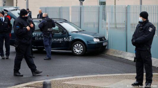 Car crashes into gates of Angela Merkel’s chancellery in Berlin