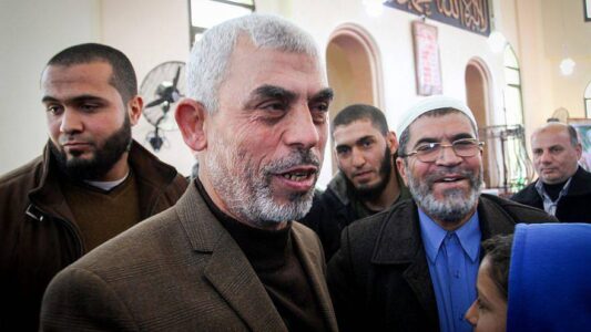 Egyptian delegation meets Hamas leaders in Gaza