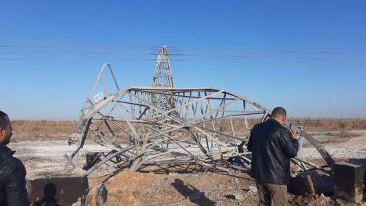 Islamic State terrorists blow up power lines in northern Iraq