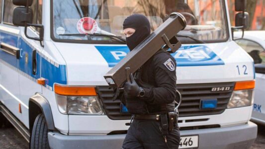 German police conducted coordinated raids against suspected Islamic extremists in Berlin