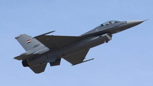Iraqi air forces target Islamic State sites in the Hamrin mountains