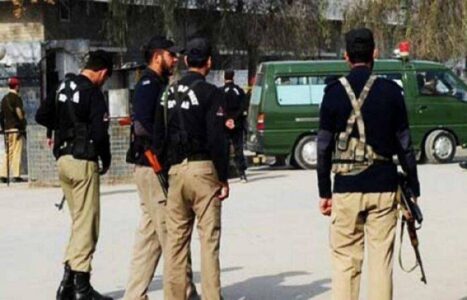 One terrorist killed and five arrested in Karachi