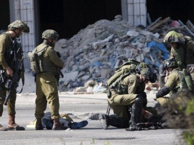 Palestinian terrorists shot dead after trying to stab Israeli soldier