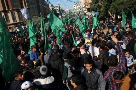 Muslim worshipers are waving Hamas flags at the Temple Mount in Jerusalem’s Old City