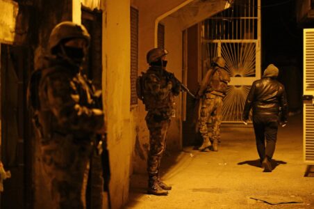 Turkish police detained fourteen Islamic State terrorists planning terror attacks