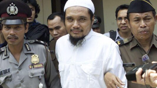 Indonesia arrests key leader in al Qaeda-linked group