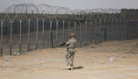 Iraq is building wall along Syria border to keep out Islamic State terrorists