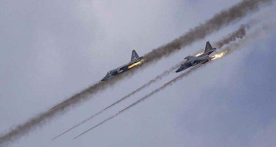 Six Russian jets hit Islamic State hideouts in Syrian desert