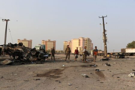 Senior Yemeni military leader killed in car bombing in Aden