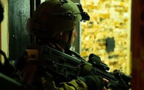 Israeli forces raid terrorists hometowns and arrested four suspects for allegedly aiding attacks