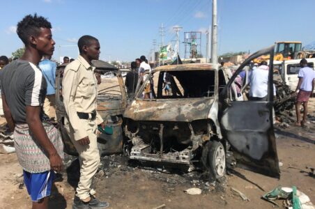 Five killed and fourteen injured in car bomb attack in central Somalia