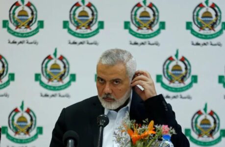 Fatah and Hamas discuss reconciliation in Algeria