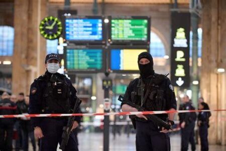 At least six injured in attack at central Paris railway station