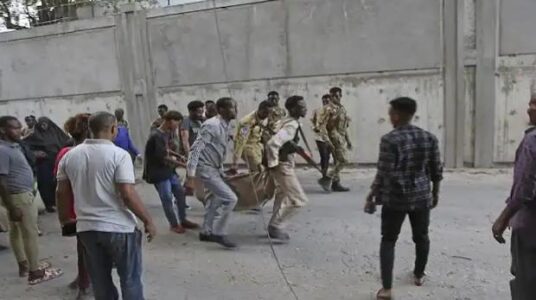 Extremists storm govt office in Somalia’s capital – 5 dead