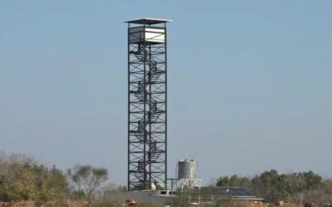 Hezbollah erects new watchtowers on Lebanon border